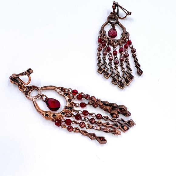 🎊HP🎊 NWOT - Dark Red Beaded Chandelier Style Copper Tone Clip-On 2.5” Earrings - Picture 3 of 6